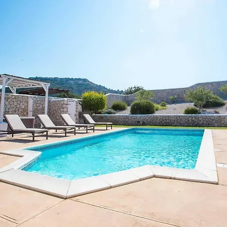 Franky Villa *
